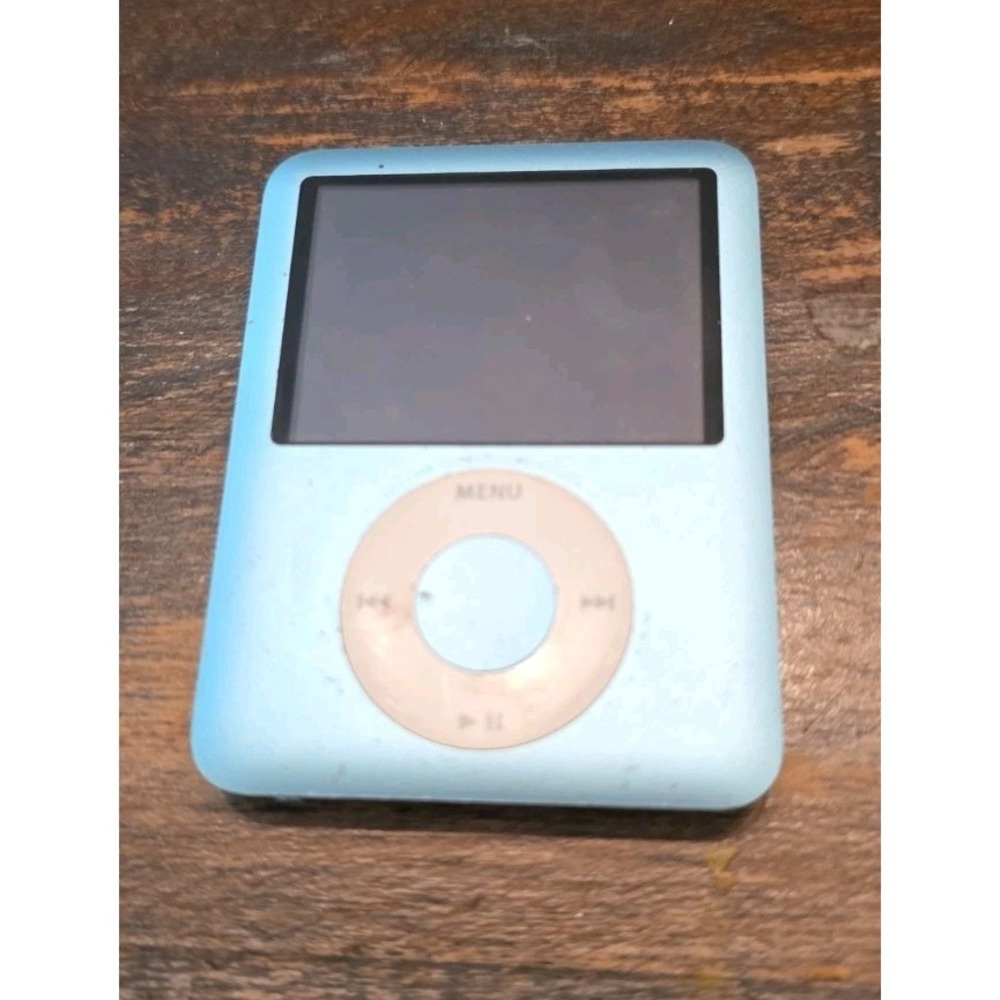 Apple iPod Nano 3rd Gen "Fat" 8GB Blue MP3 player - Parts Only